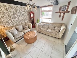 Lounge- click for photo gallery